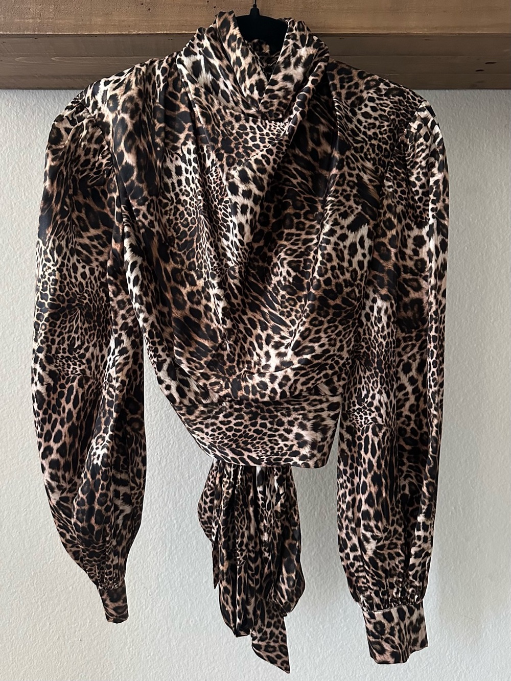 NWOT AllSaints Ilaria Silky Open Back Tie Waist High Neck Top, Leopard, Sz US 6